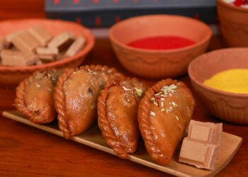 Celebrate Holi with Roseate House New Delhi