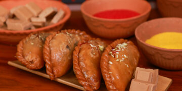 Celebrate Holi with Roseate House New Delhi