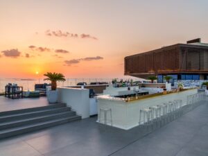 Mövenpick Resort Al Marjan Island Combines Beachfront Weddings with MICE Facilities 
