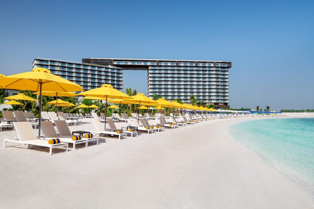 Mövenpick Al Marjan Island combines beachfront weddings with MICE