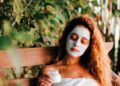 Brides can’t control the sky, but a few simple, gentle tips may help their skin feel fresh and comfortable through it.