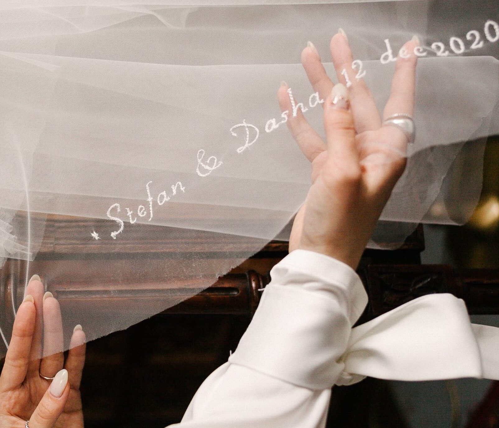 the veil that speaks her story
